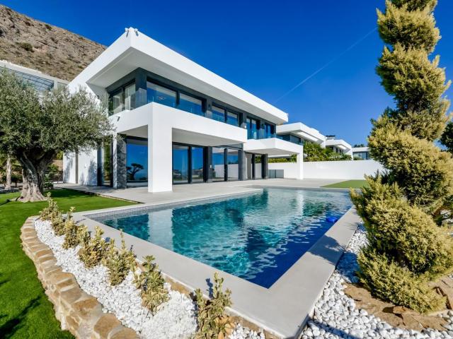 VILLA DE LUJO LISTA PARA ENTRAR A VIVIR CON MAGNIFICAS VISTA. 998m² Finestrat