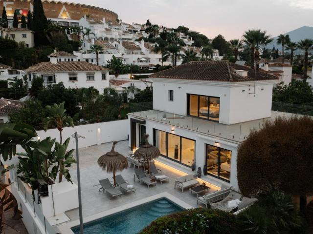 Villa de lujo para inversión en Nueva Andalucía: Ubicación p. 300m² Marbella