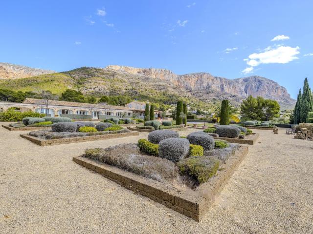 Villa de lujo rústica única a los pies del Montgó en Jávea 385m² Jávea Xabia