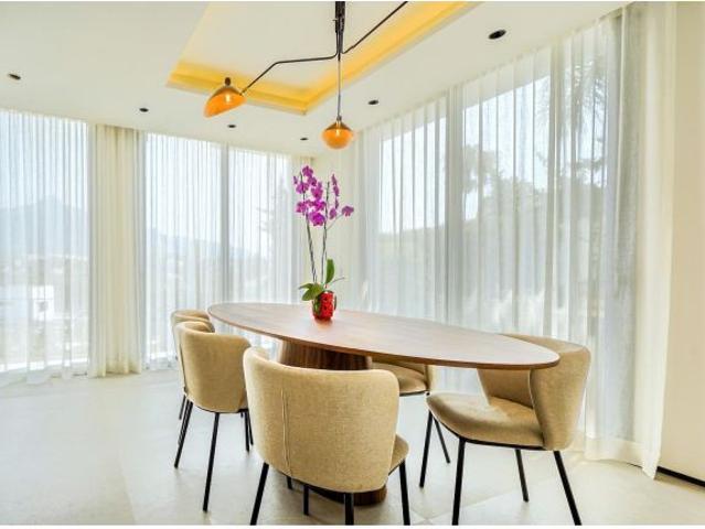 Villa de lujo reformada de 5 dormitorios y 5 baños en Nueva Andalucía, Marbella