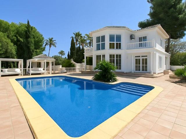 Villa de Lujo y Confort en el Corazón de Jávea