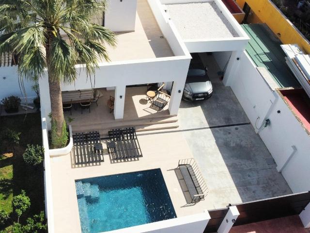 Villa de lujo y apartamento en venta: prácticamente dos vill. 240m² Benalmadena Costa