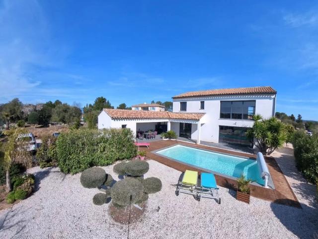 Villa de luxe moderne 175 m² vue magnifique, piscine à Escales