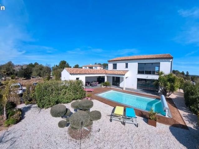 Villa de luxe moderne 175 m² vue magnifique, piscine à Escales