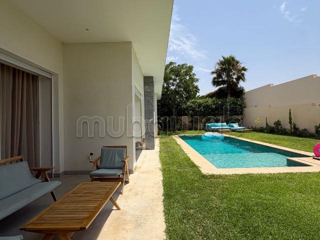 Villa de luxe à louer. 5 chambres. Entièrement meublé