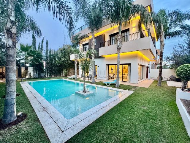 Villa de luxe à louer à Route de Tahanaout. Superficie 500 m². Meublé