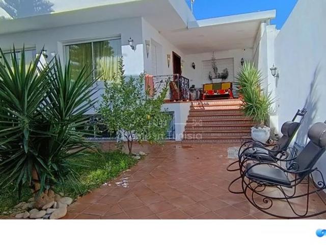 villa de luxe à vendre avec 2 appartements
