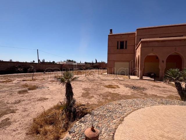 Villa de luxe à vendre à Alouidane. 13 pièces confortables