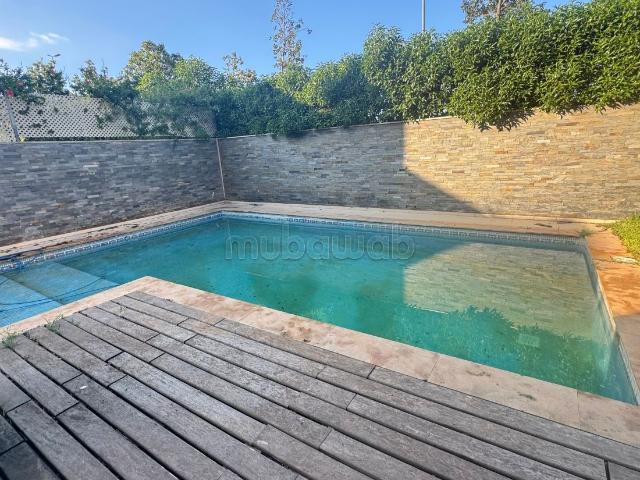 Villa de luxe à vendre à Bouskoura Prestigia. 4 chambres. Belle terrasse et jardin