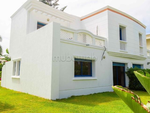 Villa de luxe à vendre à Skhotat. 3 grandes pièces. Meublé