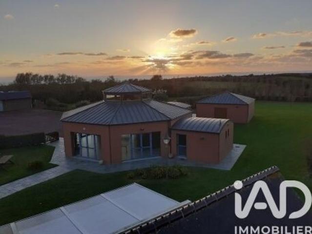 Villa de luxe de 17 pièces en vente Surtainville, Normandie