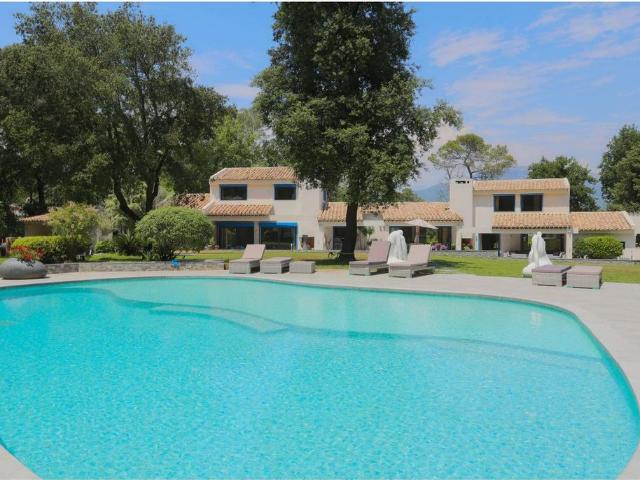 Villa de luxe de 10 pièces en vente Valbonne, Provence Alpes Côte d'Azur