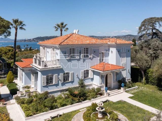 Villa de luxe de 10 pièces en vente Antibes, Provence Alpes Côte d'Azur