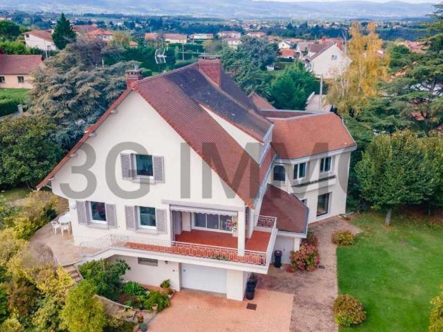 Villa de luxe de 10 pièces en vente Commelle, Auvergne Rhône Alpes
