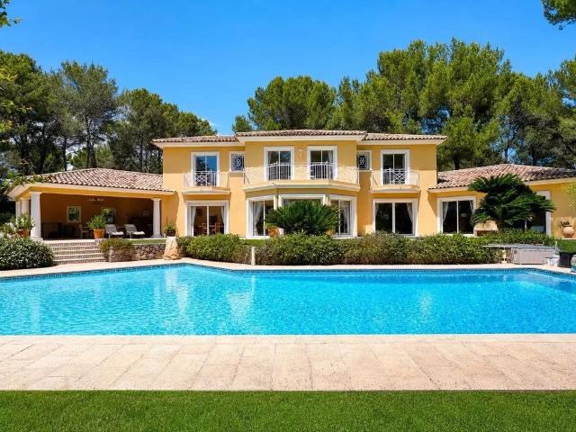 Villa de luxe de 10 pièces en vente Mougins, Provence Alpes Côte d'Azur