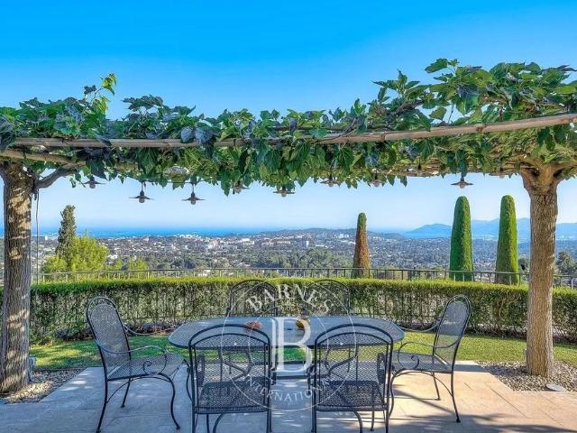 Villa de luxe de 10 pièces en vente Mougins, Provence Alpes Côte d'Azur