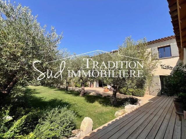 Villa de luxe de 10 pièces en vente Paradou, Provence Alpes Côte d'Azur