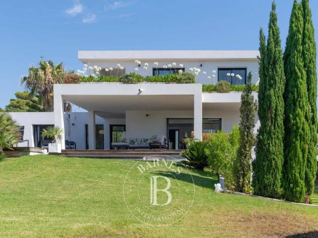 Villa de luxe de 10 pièces en vente Sainte Lucie de Porto Vecchio, France