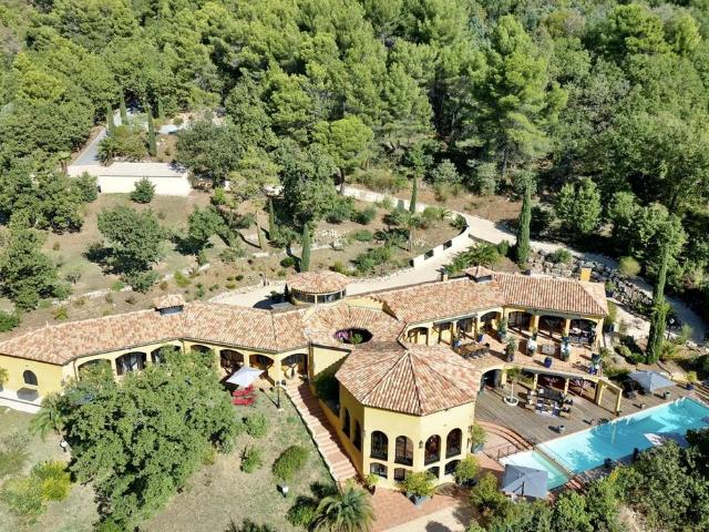Villa de luxe de 11 pièces en vente Bargemon, Provence Alpes Côte d'Azur