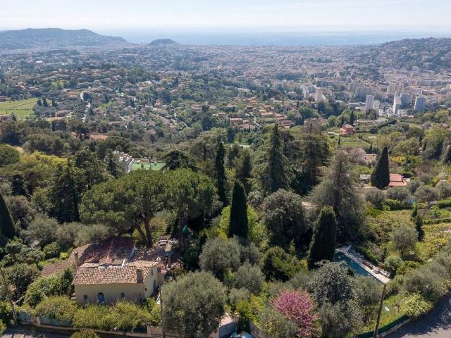 Villa de luxe de 11 pièces en vente Nice, Provence Alpes Côte d'Azur