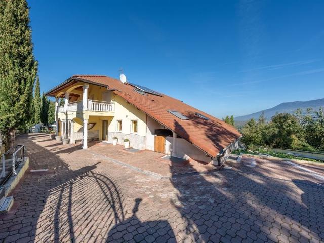 Villa de luxe de 12 pièces en vente Vétraz Monthoux, Auvergne Rhône Alpes