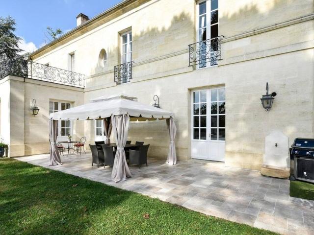 Villa de 12 pièces de luxe en vente Latresne, France