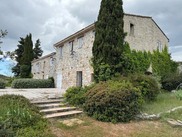 Villa de luxe de 12 pièces en vente Rians, Provence Alpes Côte d'Azur