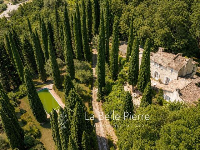 Villa de luxe de 13 pièces en vente Tourrettes sur Loup, Provence Alpes Côte d'Azur