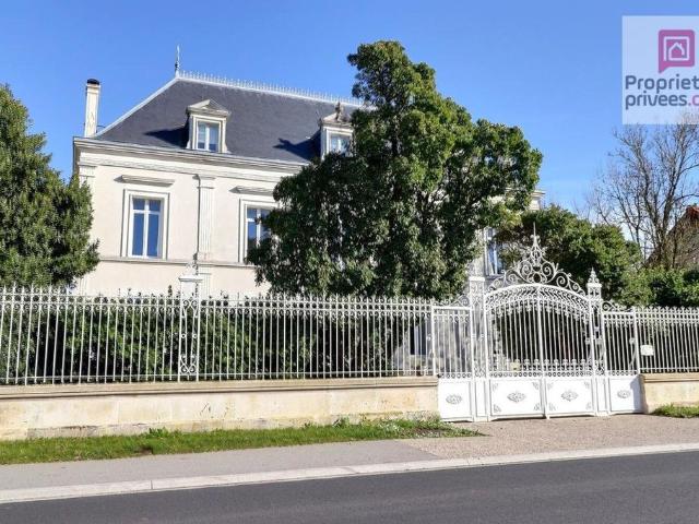 Villa de luxe de 13 pièces en vente Villeneuve la Comtesse, France