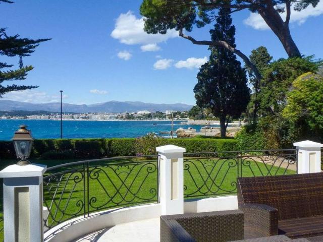Villa de luxe de 13 pièces en vente Antibes, Provence Alpes Côte d'Azur