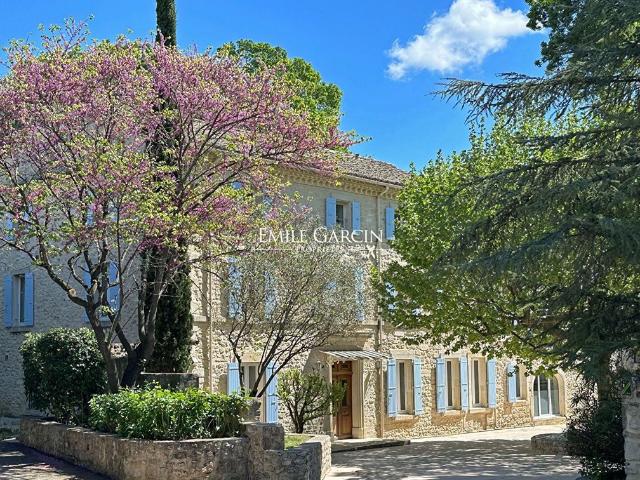 Villa de luxe de 28 pièces en vente Grignan, Auvergne Rhône Alpes