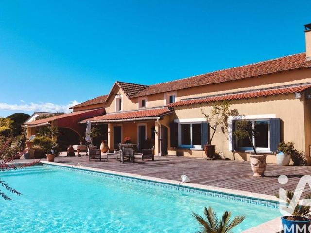 Villa de luxe de 20 pièces en vente Saint Laurent d'Aigouze, Occitanie