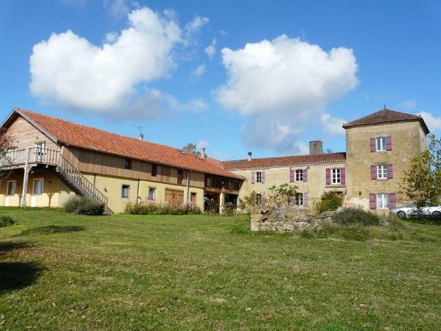 Villa de luxe de 22 pièces en vente Mirande, Occitanie