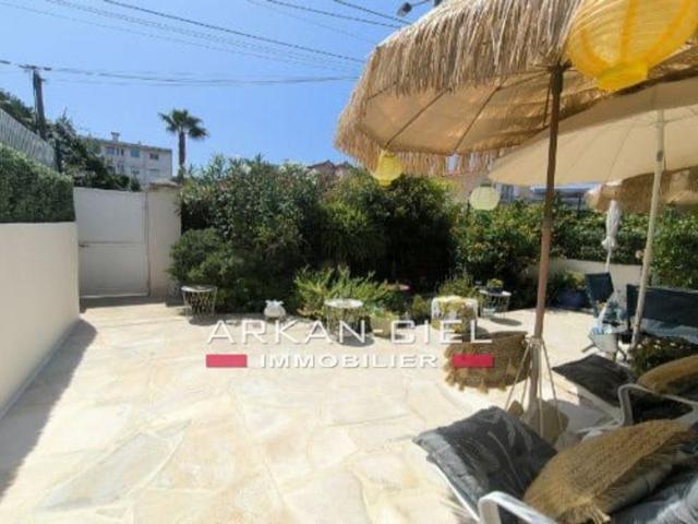 Villa de luxe de 2 pièces en vente Antibes, Provence Alpes Côte d'Azur