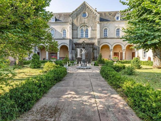 Villa de luxe de 34 pièces en vente Saint Symphorien, Pays de la Loire
