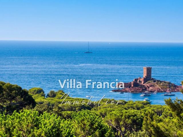 Villa de luxe de 3 pièces en vente Agay, France