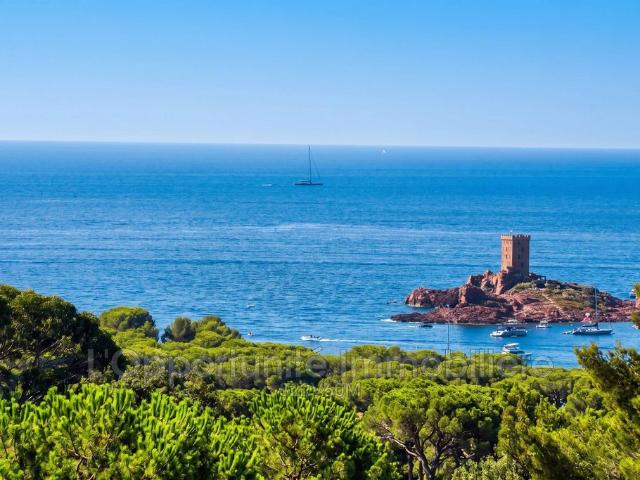 Villa de luxe de 3 pièces en vente Agay, Provence Alpes Côte d'Azur