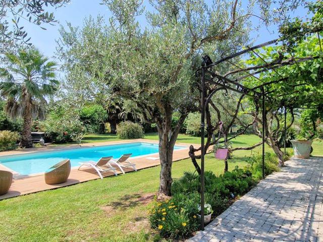 Villa de luxe de 4 chambres en vente Roquebrune sur Argens, Provence Alpes Côte d'Azur