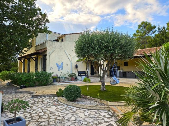 Villa de luxe de 4 pièces en vente Mornas, Provence Alpes Côte d'Azur