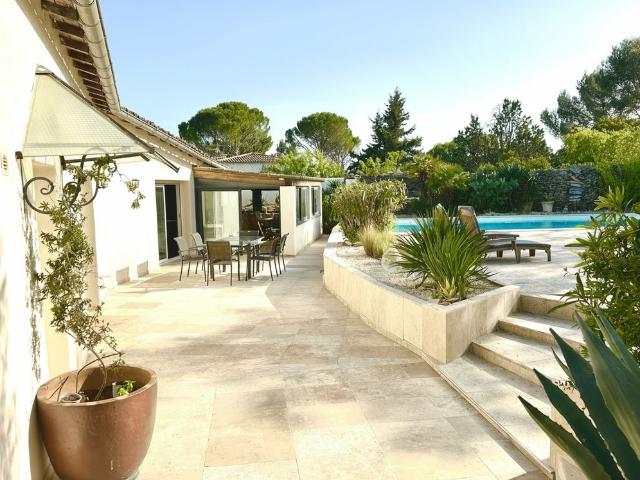 Villa de luxe de 4 pièces en vente Nîmes, France