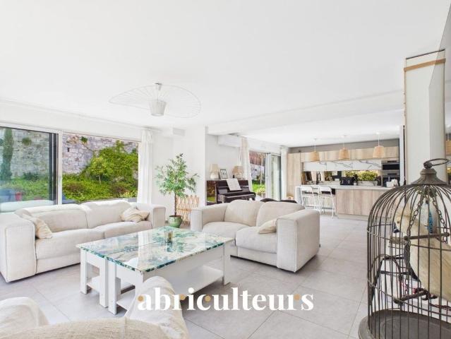 Villa de luxe de 4 pièces en vente Saint Laurent du Var, France
