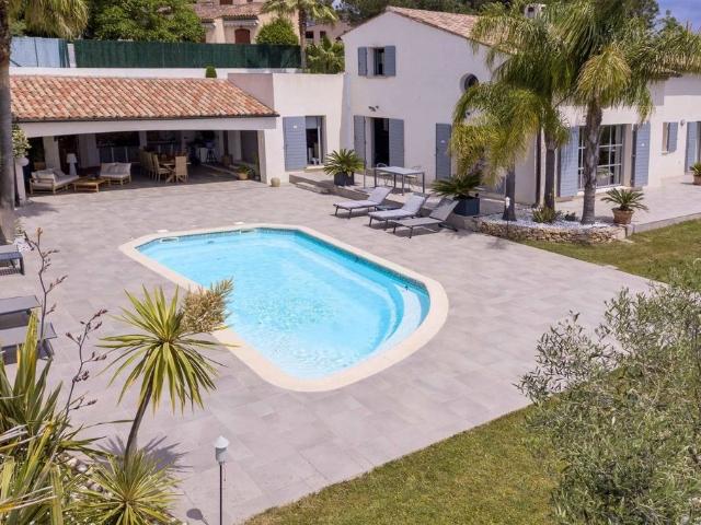Villa de luxe de 4 pièces en vente Valbonne, Provence Alpes Côte d'Azur