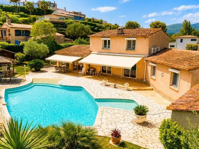 Villa de luxe de 4 pièces en vente Valbonne, Provence Alpes Côte d'Azur