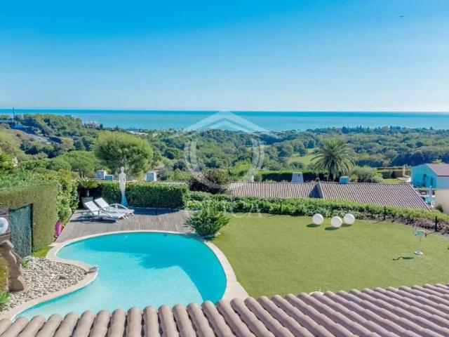 Villa de luxe de 4 pièces en vente Villeneuve Loubet, Provence Alpes Côte d'Azur