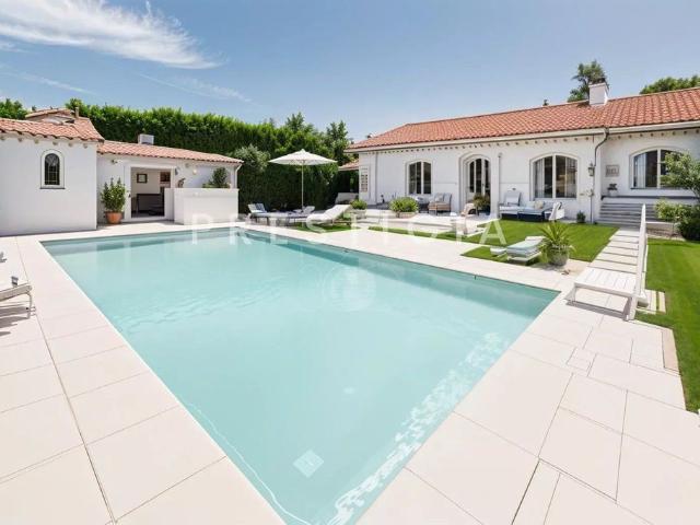 Villa de 6 pièces de luxe en vente La Roquette sur Siagne, Provence Alpes Côte d'Azur