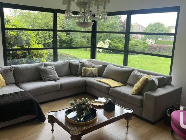 Villa de luxe de 5 chambres en vente Saint Saulve, Hauts de France