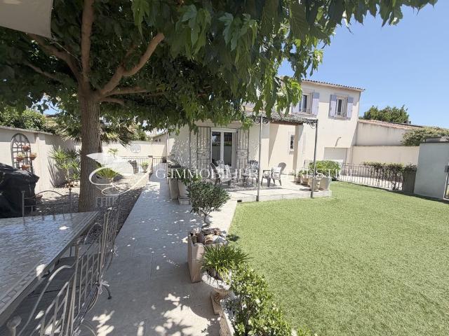 Villa de luxe de 5 pièces en vente Althen des Paluds, France