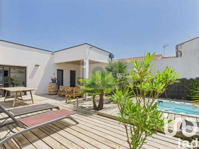 Villa de luxe de 5 pièces en vente Angoulins, France