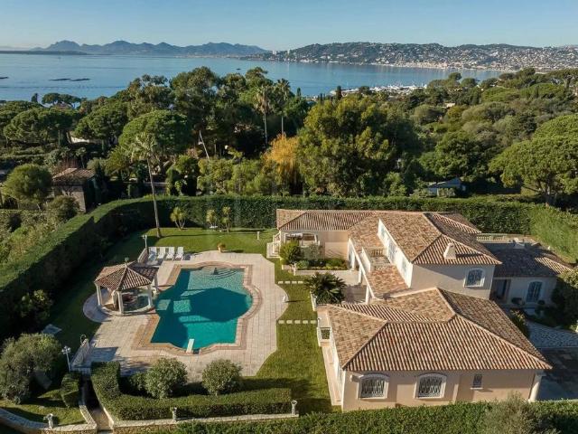 Villa de luxe de 5 pièces en vente Antibes, Provence Alpes Côte d'Azur