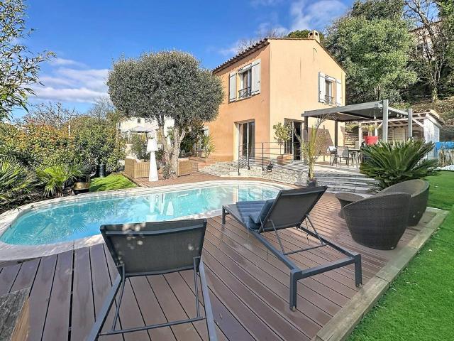 Villa de luxe de 5 pièces en vente Bagnols en Forêt, Provence Alpes Côte d'Azur